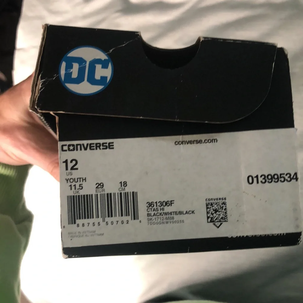 Wonder Woman youth Converse